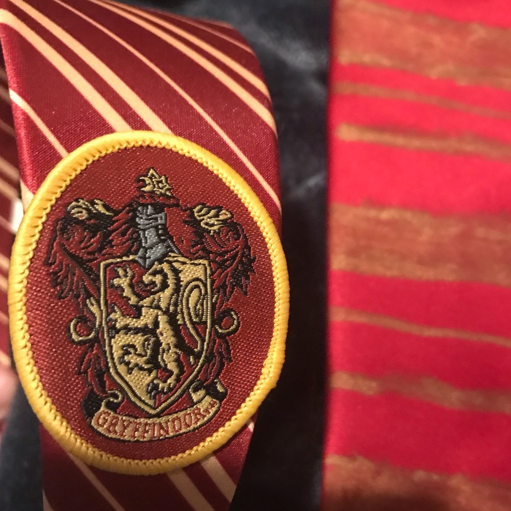 Hot Topic Gryffindor headband